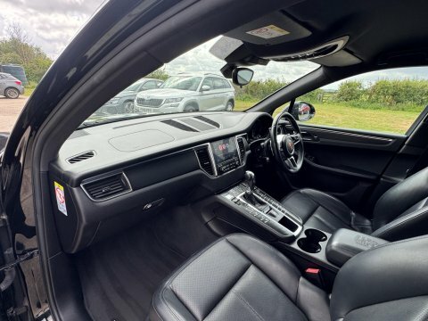Porsche Macan 2.0T Pdk 4Wd WR18TWJ Black #5