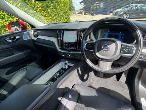 Volvo XC60 2.0H T8 Recharge CV72OSX Red #4