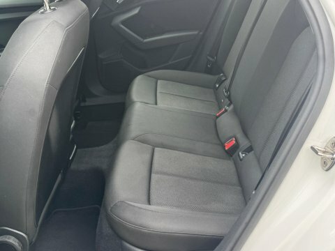 Audi A3 1.0 Tfsi 30 RJ23NJU White #4
