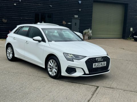 Audi A3 1.0 Tfsi 30 RJ23NJU White #5