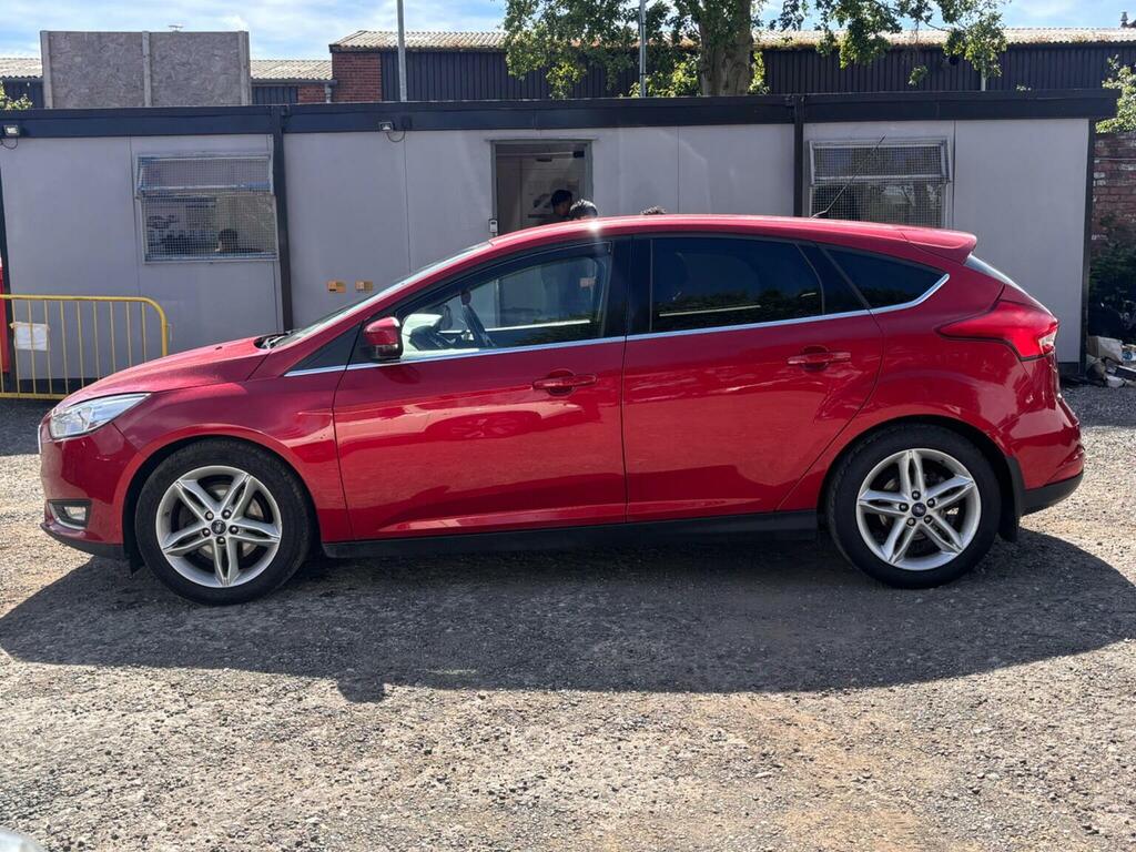 Ford Focus Hatchback 1.5T Ecoboost Titanium Euro 6 Ss RA16OJW Red #4