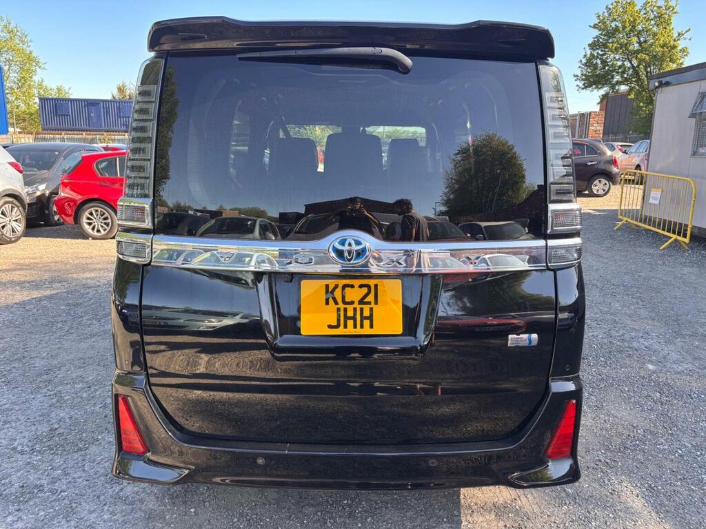 Toyota Voxy Mpv 1.8 Hybrid Euro 6 202121 Black #6
