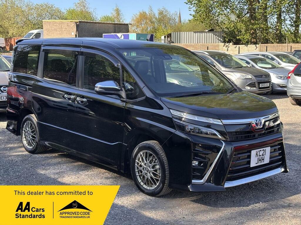 Toyota Voxy Mpv 1.8 Hybrid Euro 6 202121 Black