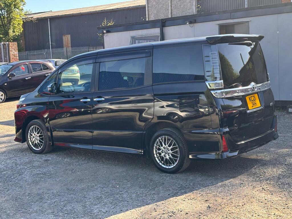 Toyota Voxy Mpv 1.8 Hybrid Euro 6 202121 Black #5