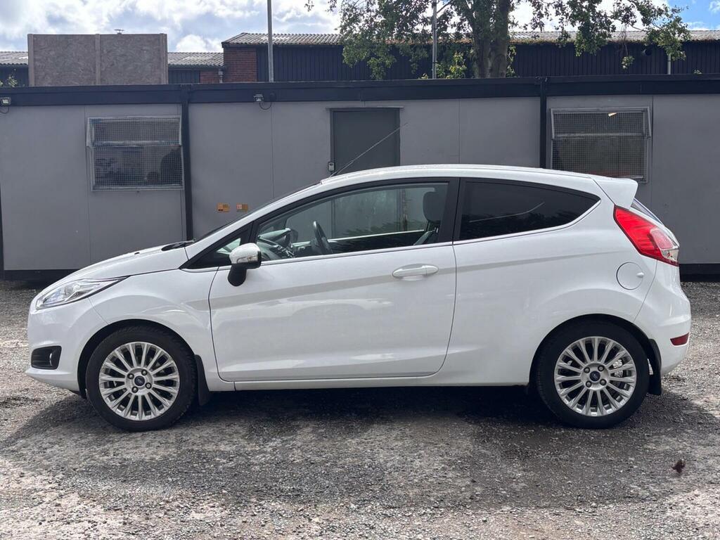 Ford Fiesta Hatchback 1.0T Ecoboost Titanium Euro 5 Ss ST63ZGB White #4