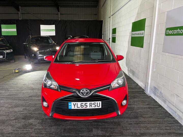 Toyota Yaris 1.33 Dual Vvt-i Icon Euro 6 YL65RSU Red #2