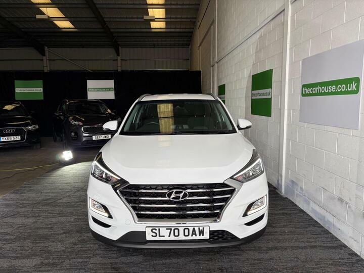 Hyundai Tucson 1.6 Gdi Se Nav Euro 6 Ss SL70OAW White #2