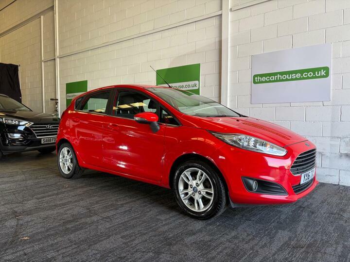 Ford Fiesta 1.25 Zetec Euro 6 Red