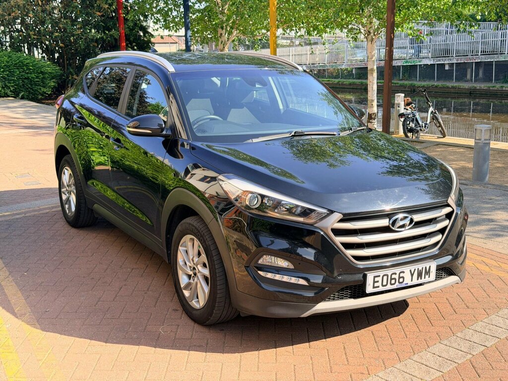 Hyundai Tucson 1.7 Crdi Blue Drive Se Nav Dct Euro 6 Ss EO66YWM Black #4