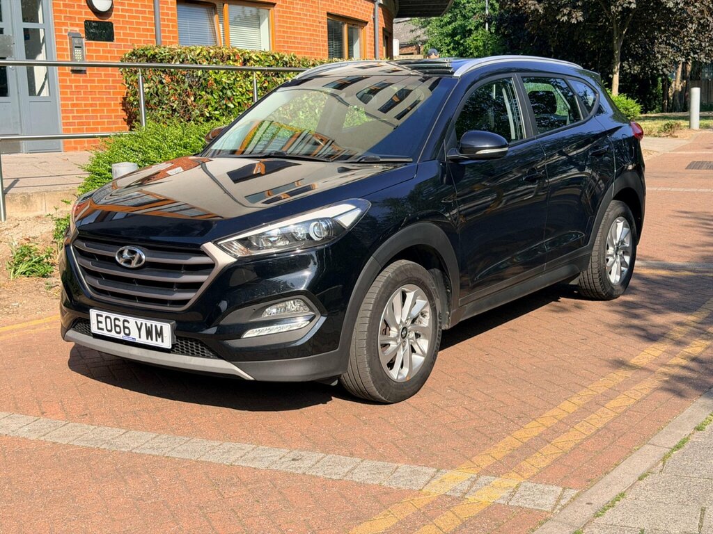 Hyundai Tucson 1.7 Crdi Blue Drive Se Nav Dct Euro 6 Ss Black