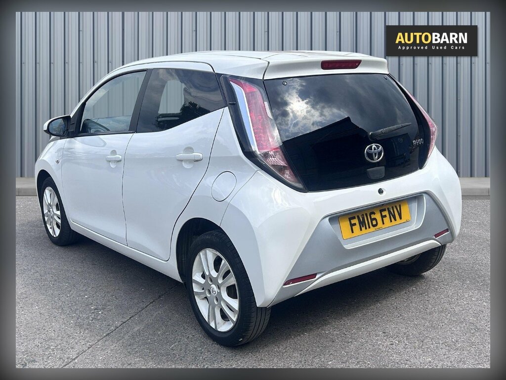 Toyota Aygo 1.0 Vvt-i X-pure Hatchback Euro FM16FNV White #4