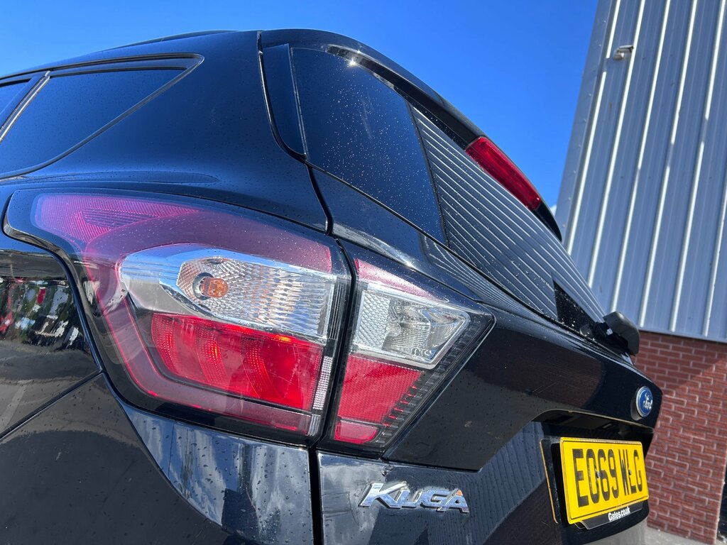Ford Kuga 1.5T St-line Suv Euro 6 Ss 1 EO69WLG Black #2