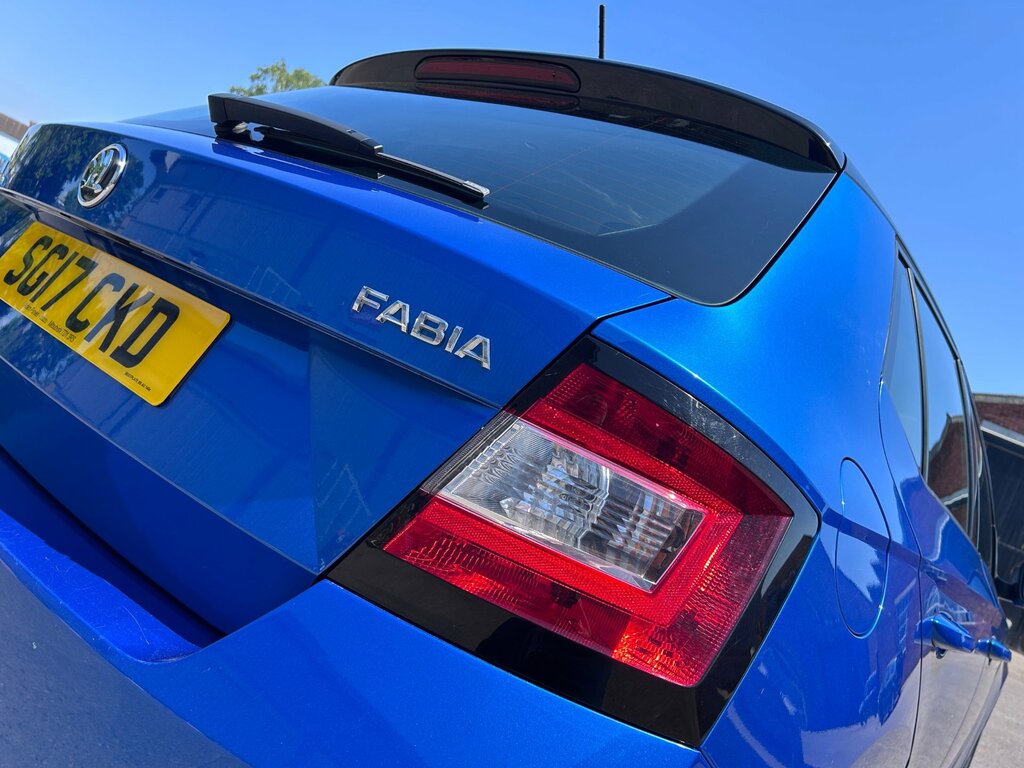 Skoda Fabia 1.0 Colour Edition Hatchback Eur SG17CKD Blue #2