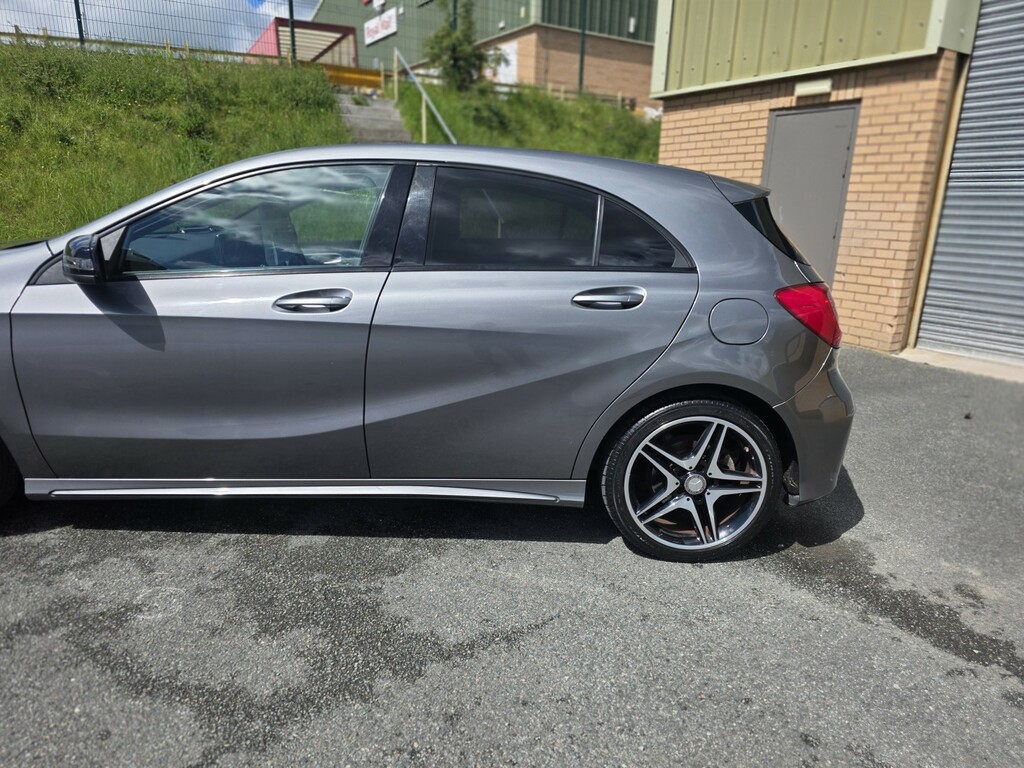 Mercedes-Benz A Class Hatchback 2.1 A200 Cdi Amg Sport 2015 BT64NTN Grey #4