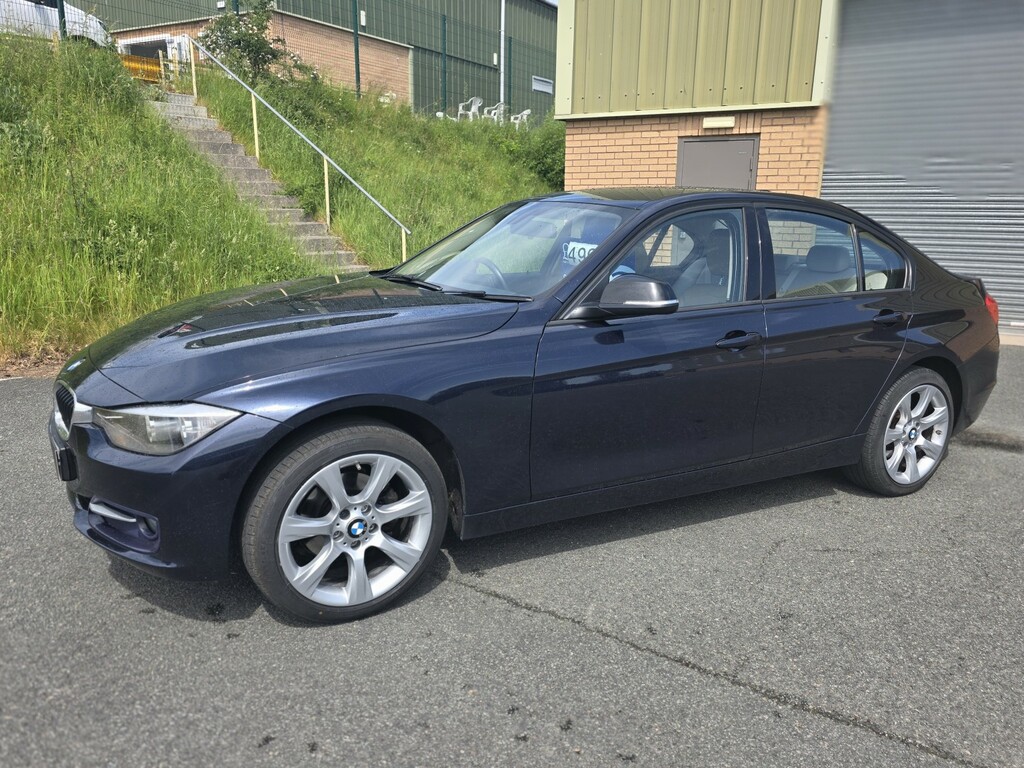 BMW 3 Series Saloon 2.0 318D Sport Saloon 2014 Y33ESY Blue #3