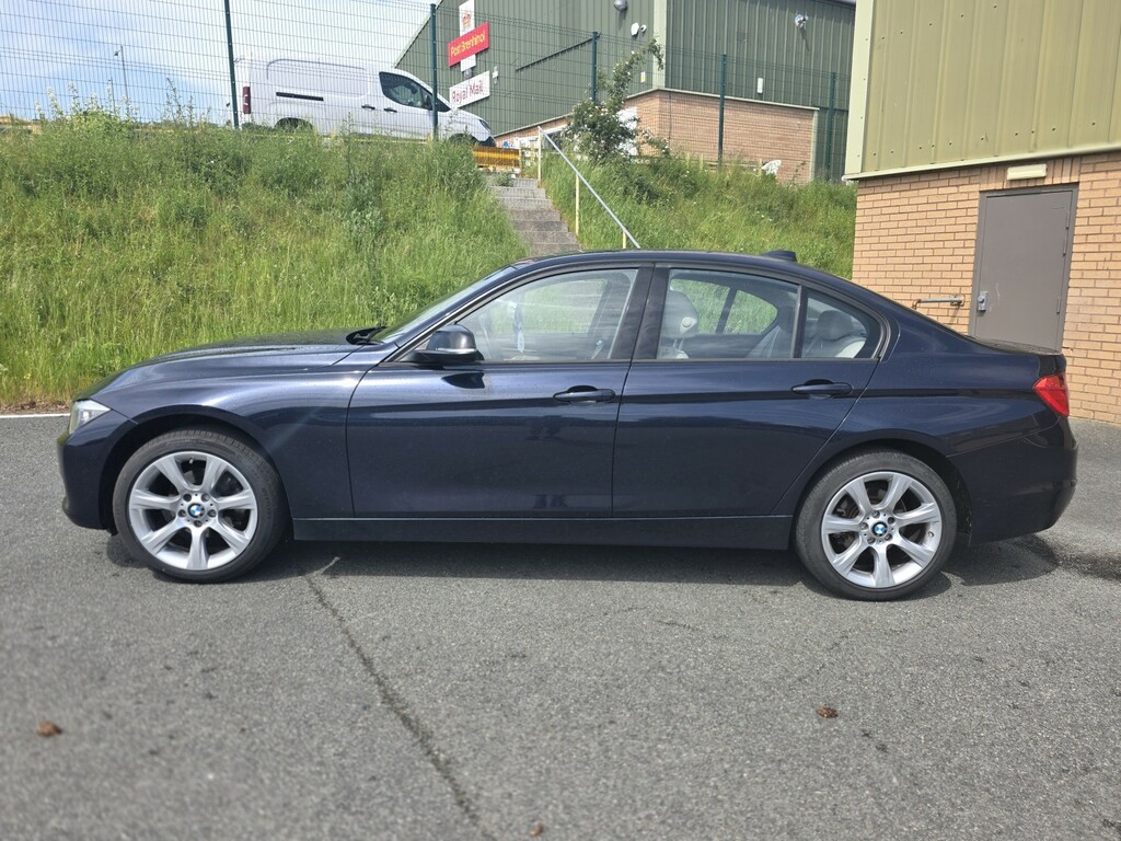 BMW 3 Series Saloon 2.0 318D Sport Saloon 2014 Y33ESY Blue #4