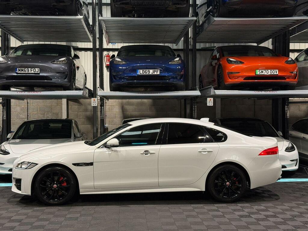 Jaguar XF Saloon 2.0D R-sport Euro 6 Ss 201919 DY19WXP White #4