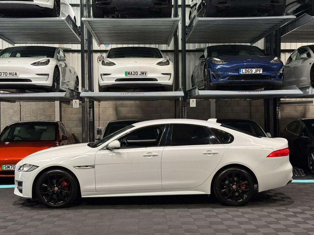 Jaguar XF Saloon 2.0D R-sport Euro 6 Ss 201818 SO18XMU White #4
