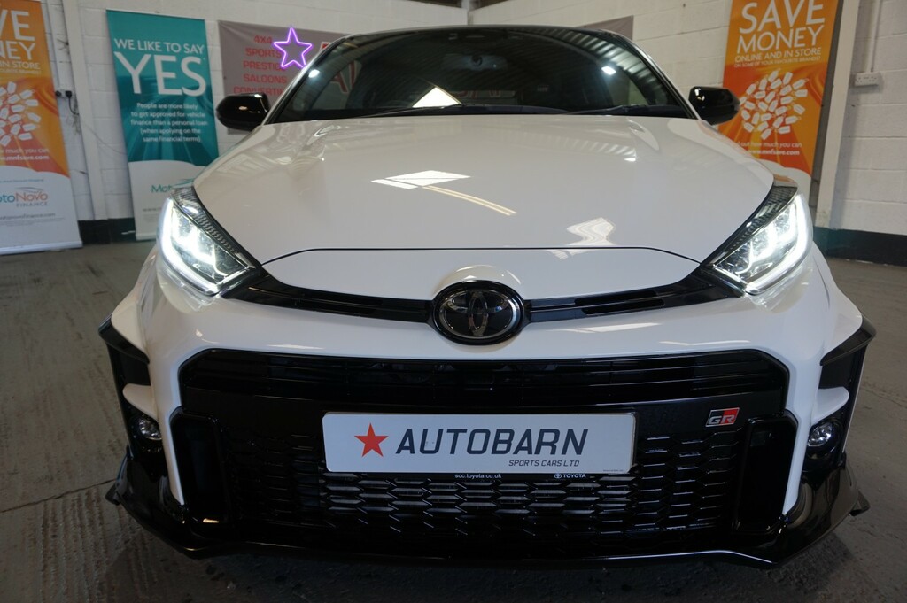 Toyota Yaris Hatchback 1.6 T Gr Circuit 202171 WH71AWP White #6