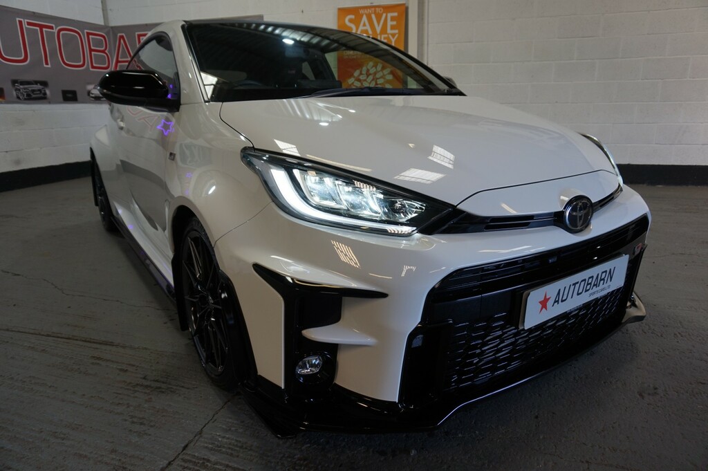 Toyota Yaris Hatchback 1.6 T Gr Circuit 202171 WH71AWP White #4