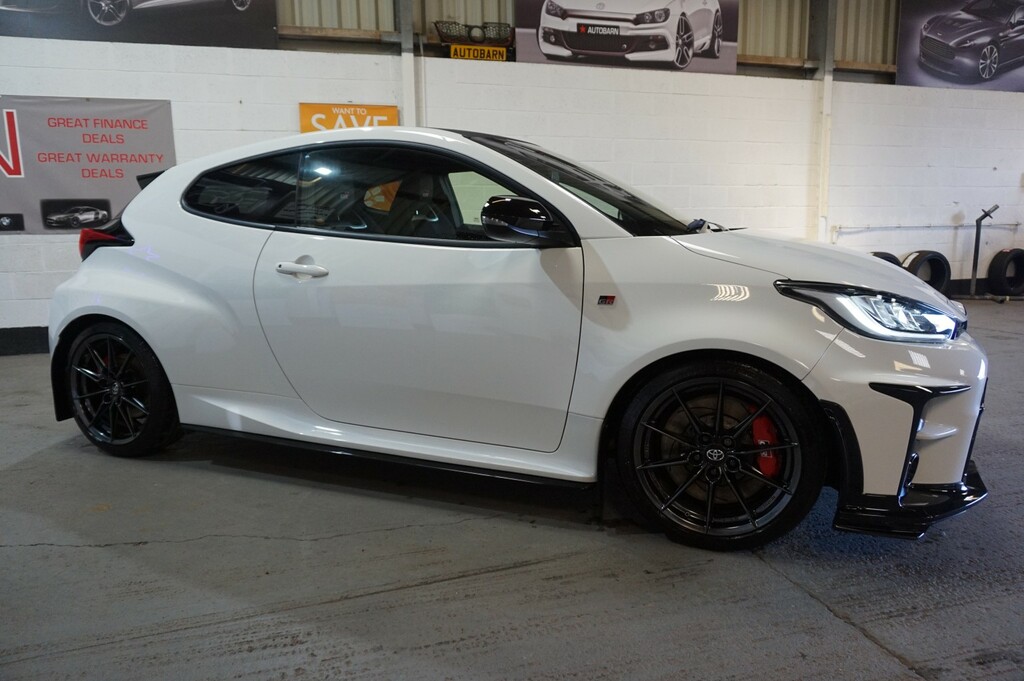 Toyota Yaris Hatchback 1.6 T Gr Circuit 202171 WH71AWP White #2