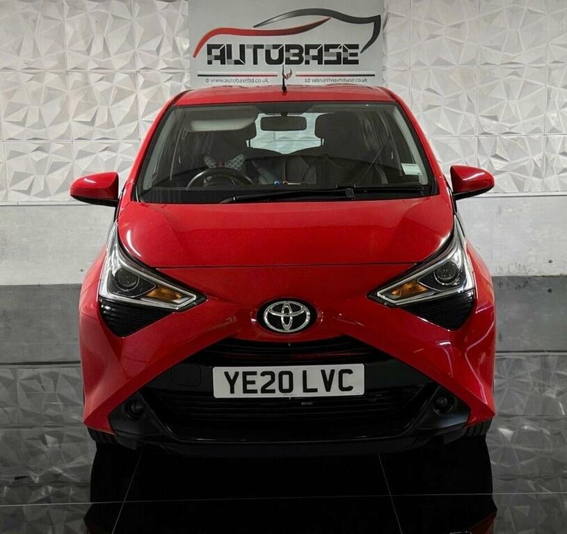 Toyota Aygo 1.0 Vvt-i X-play X-shift Euro 6 YE20LVC Red #2
