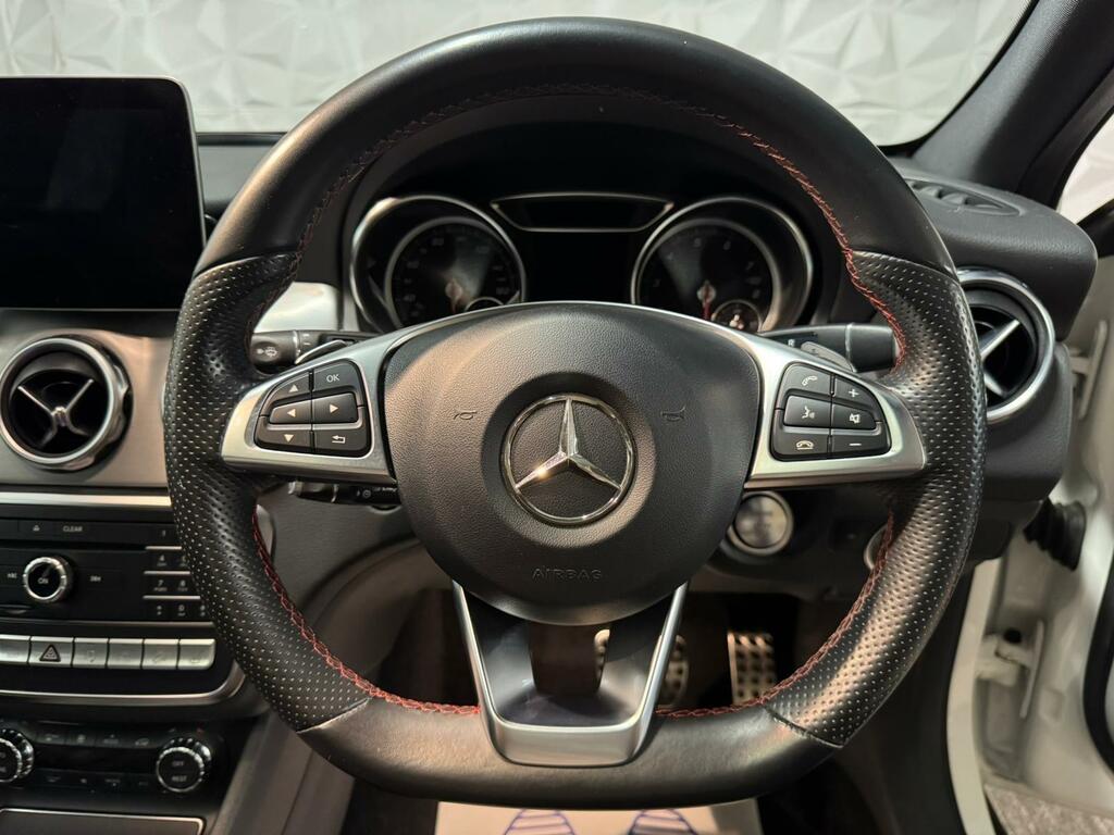 Mercedes-Benz GLA Class 2.0 Gla250 Amg Line Premium Plus 7G-dct 4Matic E BF18GXU White #4