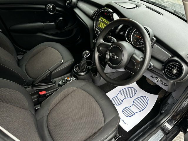 Mini Hatch 2017 1.5 Cooper Hatchback Euro 6 LR67TMV Black #3