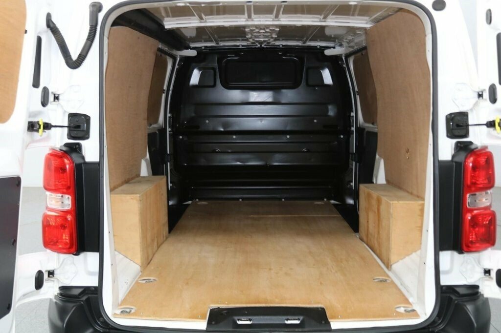 Vauxhall Vivaro 1.5L Dynamic 6Dr DV21VMO White #3