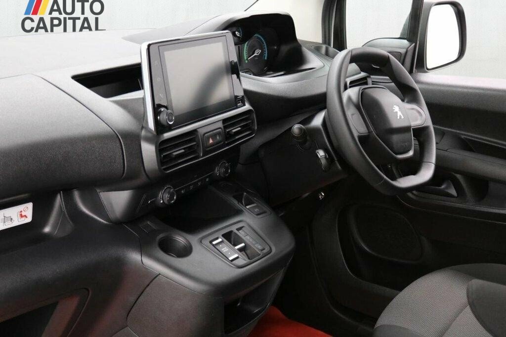 Peugeot E-Partner Combi White #2