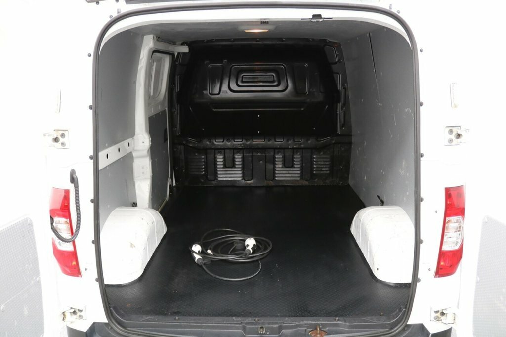Maxus eDeliver 3 Mpv White #11