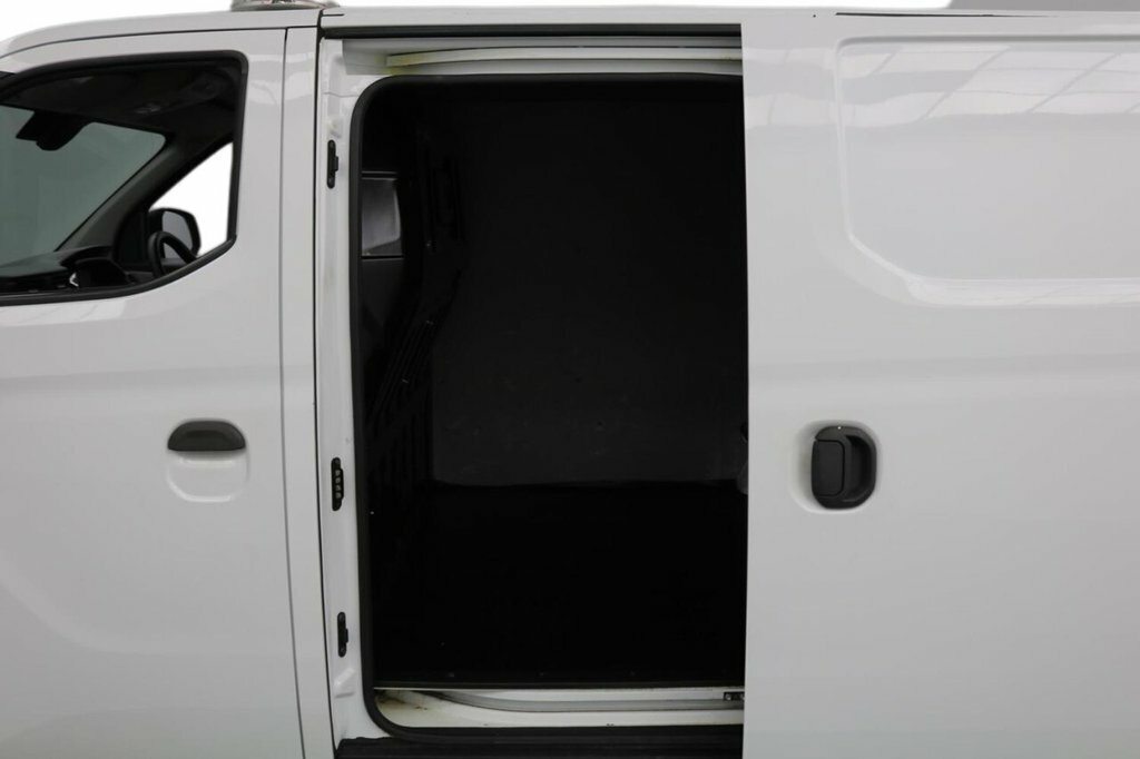Maxus eDeliver 3 Mpv White #9