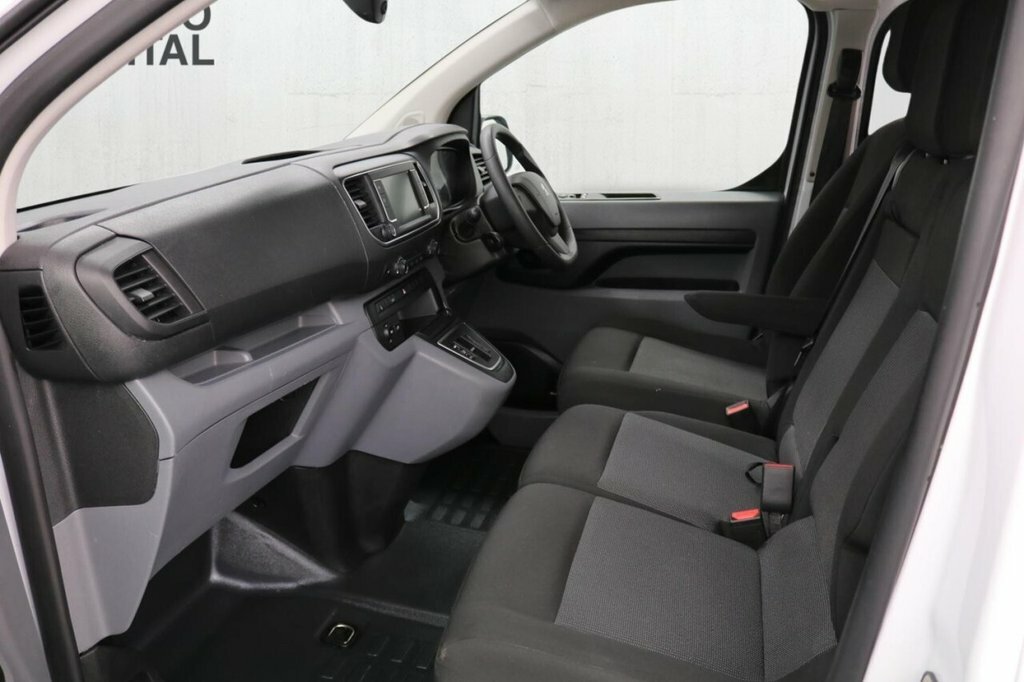 Peugeot E-Expert Combi LO72JUJ White #2