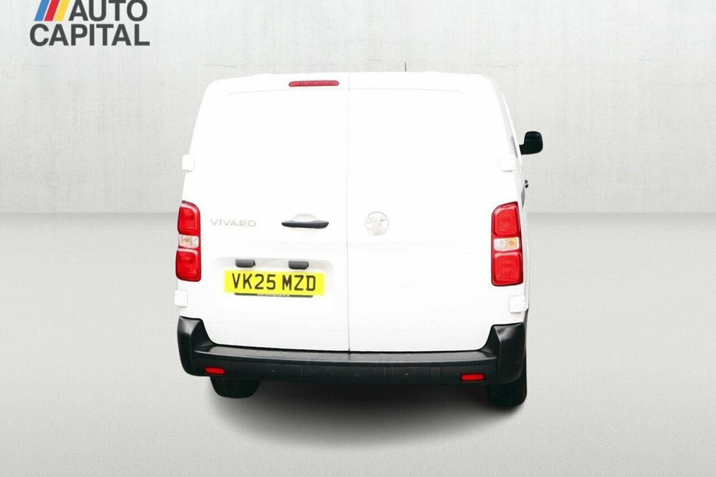 Vauxhall Vivaro 2L Prime 6Dr VK25MZD White #4