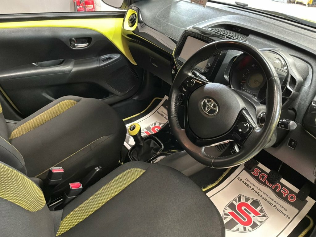 Toyota Aygo 1L X-cite 3 DE17VYW Yellow #6