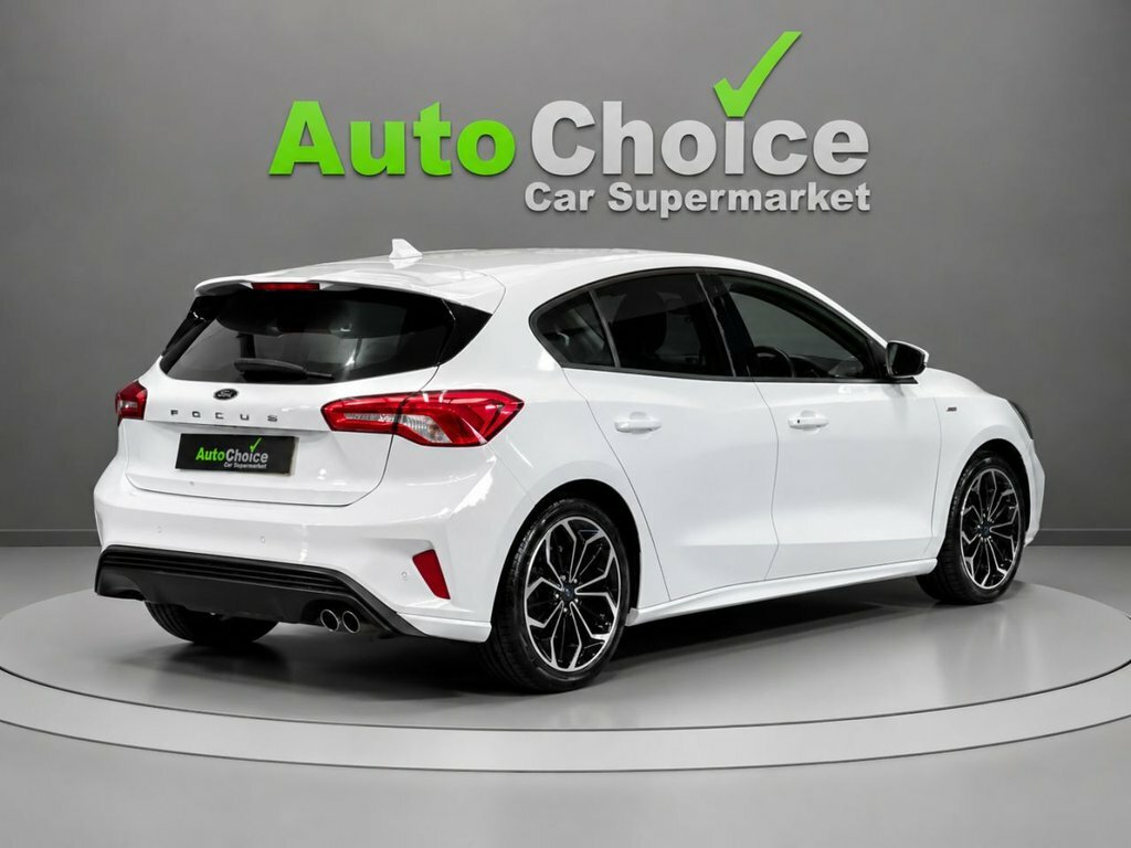 Ford Focus 1L St-line X FV18HXK White #4