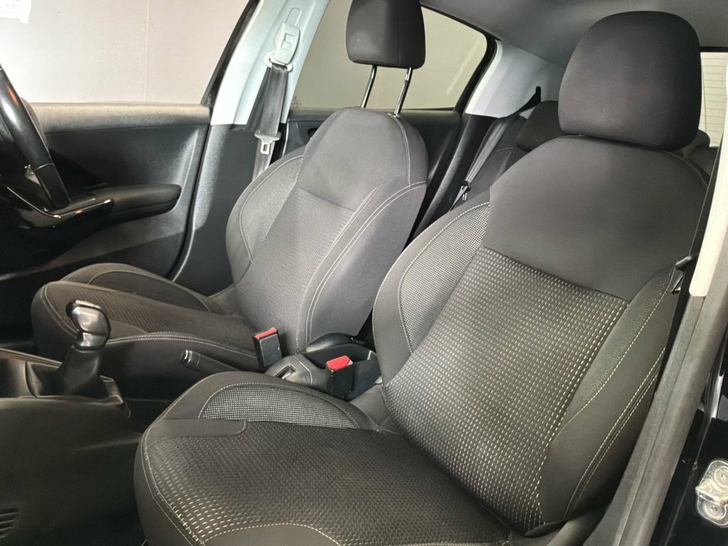 Peugeot 208 1L Allure GK67UTG Black #5
