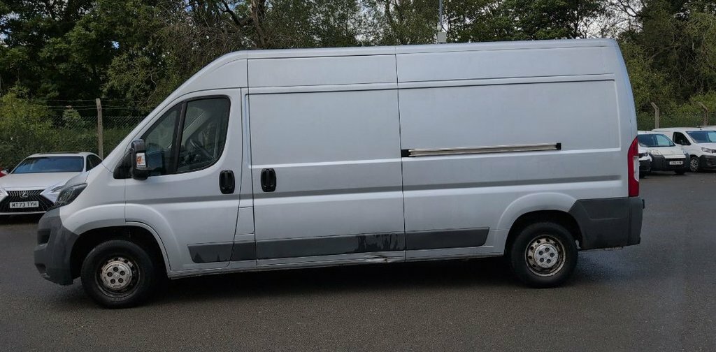 Peugeot Boxer 2L Professional Silver #3