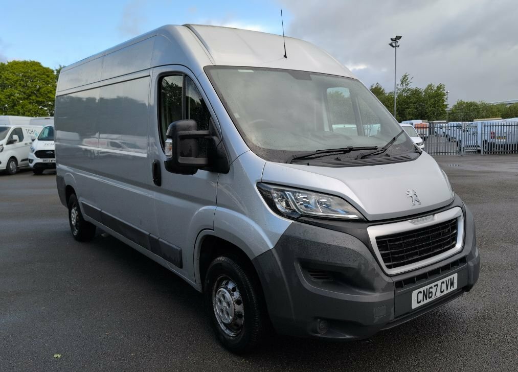 Peugeot Boxer 2L Professional Silver