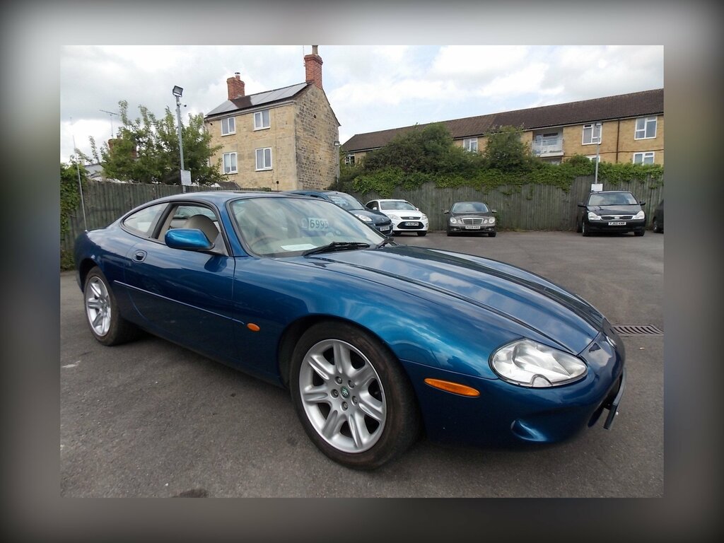 Jaguar XK8 4.0 Coupe 281 Gkm, 290 Bhp Blue