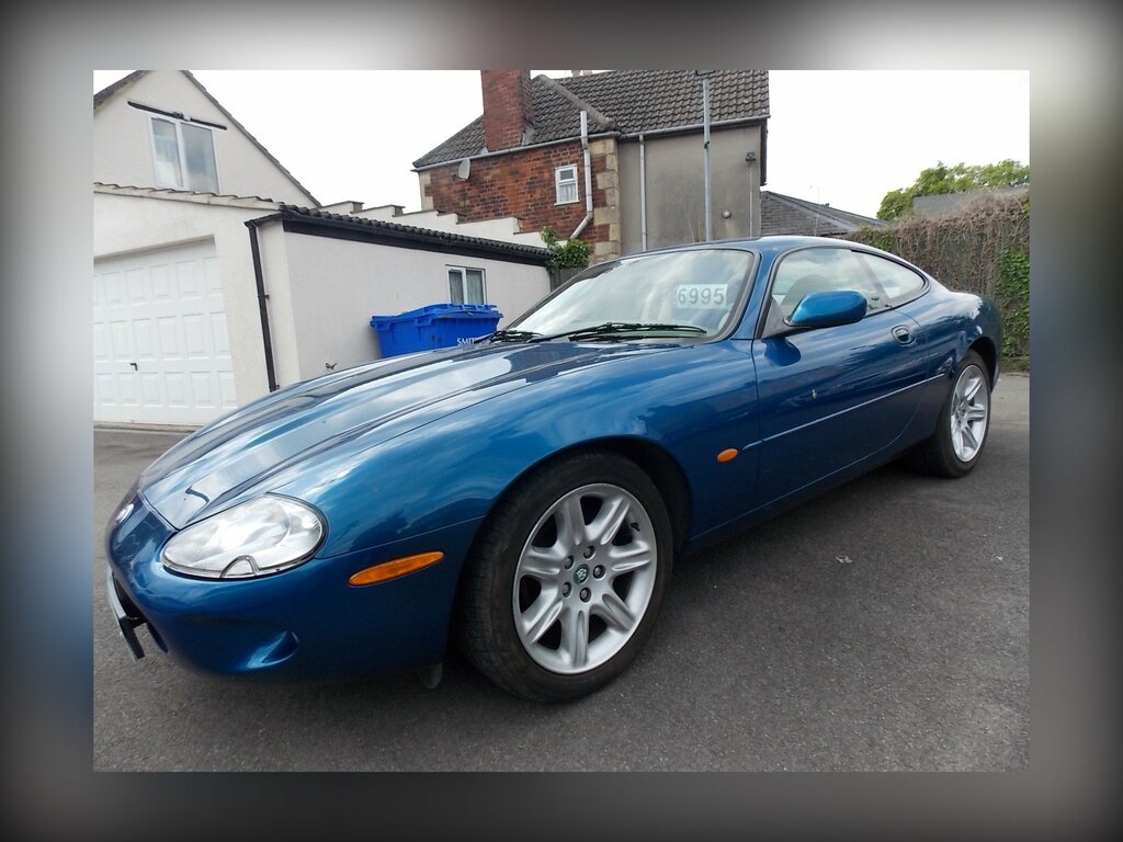 Jaguar XK8 4.0 Coupe 281 Gkm, 290 Bhp Blue #2