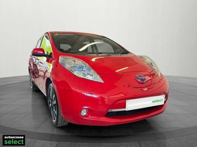 Nissan Leaf Tekna Hatchback NA17LWZ Red #2
