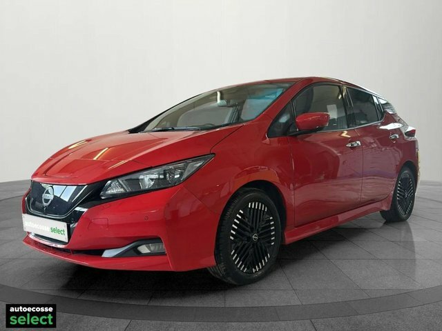 Nissan Leaf N-connecta Hatchback BJ72YNY Red #2