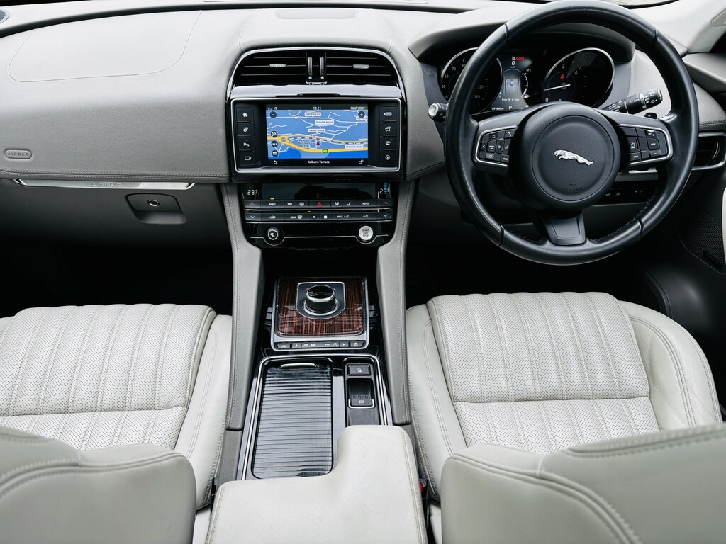 Jaguar F-Pace 2.0 D180 Portfolio SF17XMR Grey #2