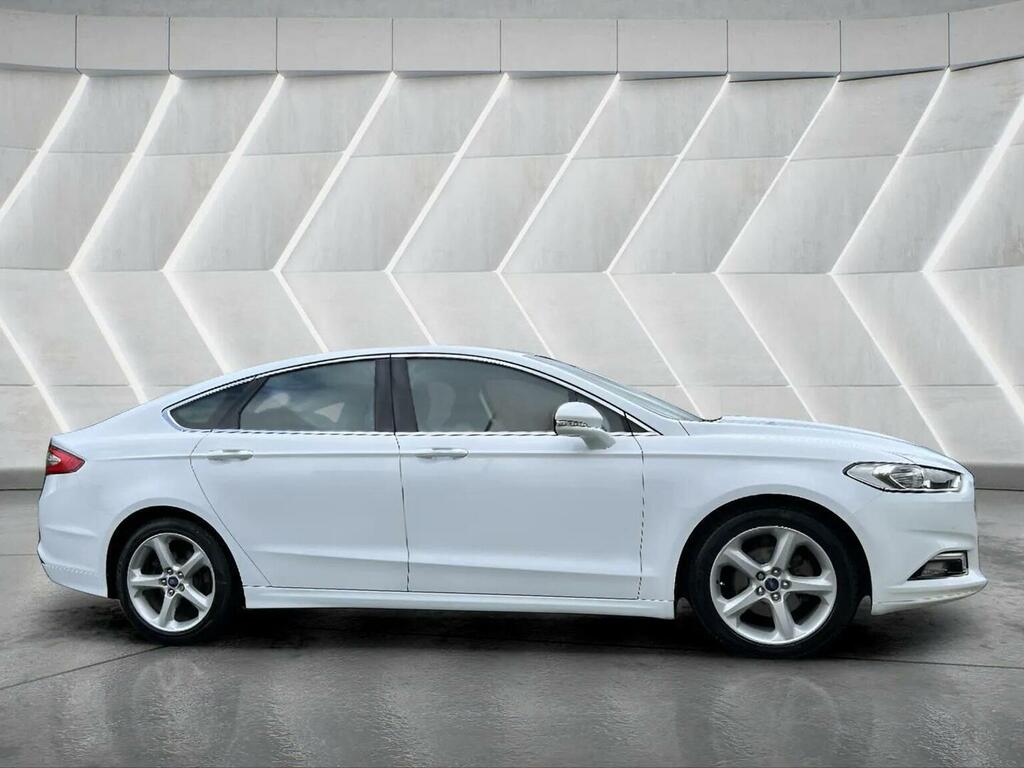 Ford Mondeo Hatchback 1.5T Ecoboost Titanium Euro 6 Ss White #5