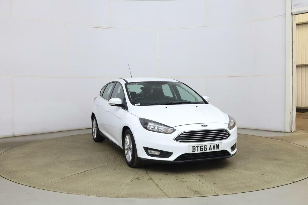 Ford Focus Hatchback 1.5 Tdci Zetec Powershift Euro 6 Ss 5 BT66AVW White #3