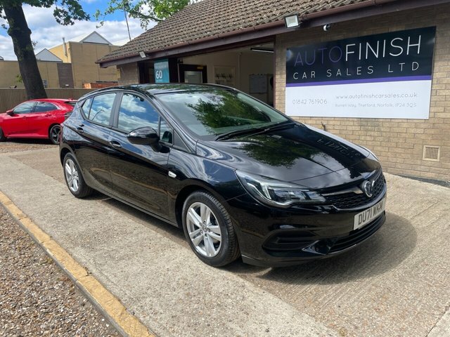 Vauxhall Astra 1.5 Turbo D Business Edition Nav Hatchback Die Black