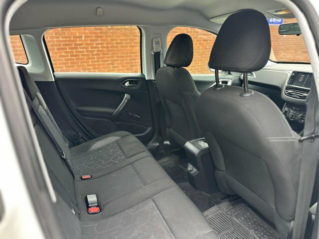 Peugeot 2008 Puretech Active Euro 6 DA67TKY White #6