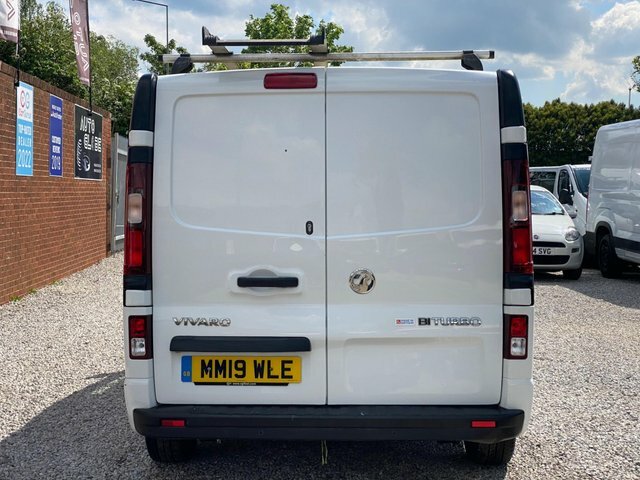 Vauxhall Vivaro Cdti 2900 Biturbo Ecotec MM19WLE White #5