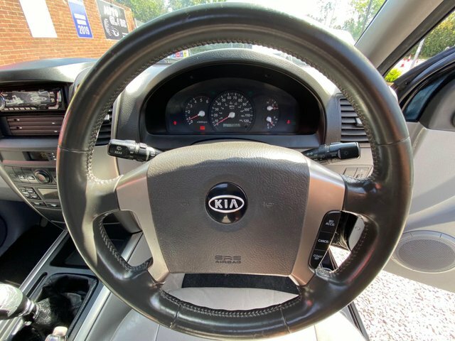 Kia Sorento Xt Black #32